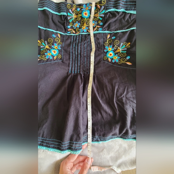 Beautiful Embroidered Cotton Tunic - Picture 4 of 7